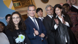 Кметове от група представляваща повече от 90 от най големите градове