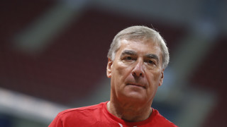 Националният селекционер по волейбол Силвано Пранди говори по време на