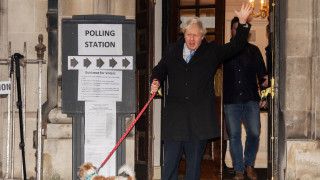 Премиерът Борис Джонсън не гласува за себе си пише Дейли