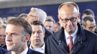 Президентът на Франция Еманюел Макрон и германският канцлер Фридрих Мерц