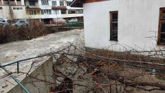Пет общини в Благоевградско продължават да бедстват