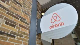 Airbnb готви нов продукт за по-богати туристи