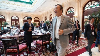 Основателят на Хуавей Huawei Жън Чжънфей заяви в интервю за