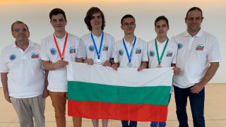 Наши ученици спечелиха 4 медала от международна олимпиада по информатика