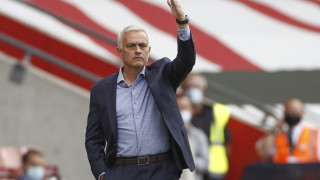 Люк Шоу определено не е сред любимите играчи на Жозе