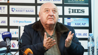 Две деца от школата на Професионален футболен клуб ПФК Славия