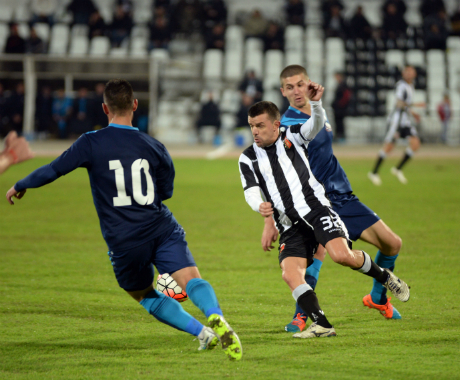 Бадема и Котев до последно под въпрос за мача с Берое