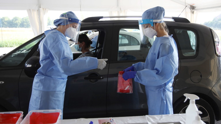 Починалите от коронавирус в Италия надхвърлиха 35 000 в четвъртък,