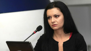 Журналистът Диляна Гайтанджиев завежда дело срещу Христо Грозев Това заяви тя