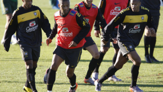 ФИФА забрани на Бразилия и Португалия да тренират на стадиона в Дърбан