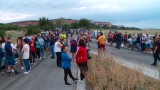  Над 100 души още веднъж блокираха пътната права край Шишманци 
