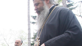 Дядо Сионий възстановен като епископ от Св. синод