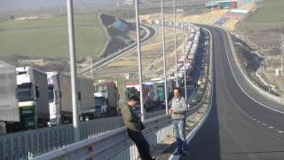Шофьори чакат на "Маказа" три часа за влизане в Гърция