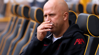 Мениджърът на Ливърпул Арне Слот каза че реферите от Висшата