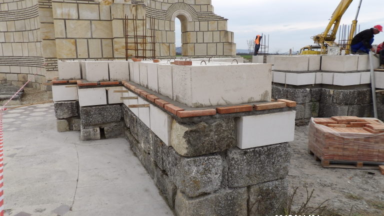 С уникален за България метод реставрират Голямата базилика в Плиска