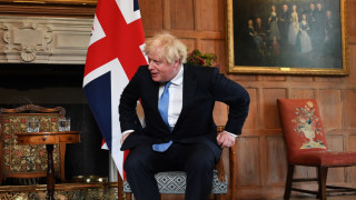 Английският "Ден на свободата" се превърна в ден на масова самоизолация