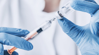 Обсъждат ваксината срещу човешкия папилома вирус да стане задължителна