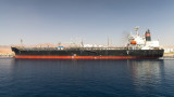 Петролните танкери продължават движението си в Червено море въпреки атаките на хусите