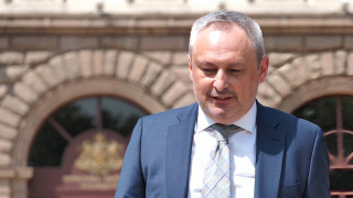 Подуправителят на Българската народна банка БНБ Радослав Миленков също отказа