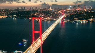 Турската лира отбеляза нов исторически рекорд в спада си спрямо