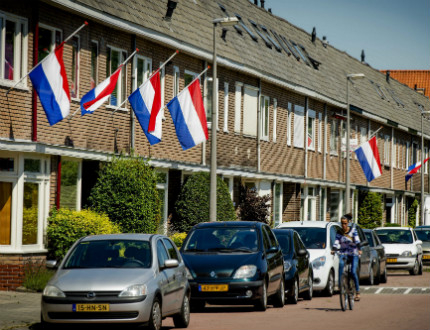 Очакват ви спартански условия на живот, предупреди Холандия бежанците