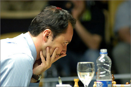 Веселин Топалов начело в анкетата за шахматния "Оскар" 2005