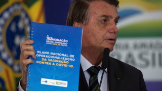 Президентът на Бразилия Жаир Болсонару изненадващо в сряда подкрепи масовата
