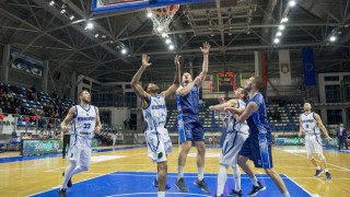 Носителят на Купата на България по баскетбол Рилски спортист спечели