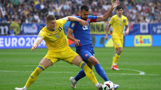 Словакия 1 0 Украйна 45′ Играта е подновена 45 2′