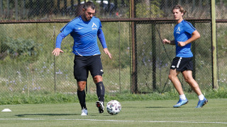 Нападателят Валери Божинов може да стане футболист на Левски за