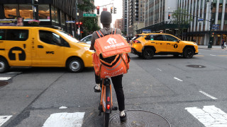 Just Eat Takeaway най голямата европейска компания за доставка на