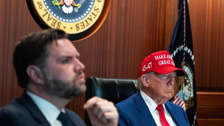 САЩ са ударили 3 ядрени обекта в Иран