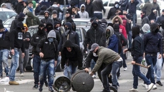 Батални сцени се разиграха на магистрала Тракия Автобусът на фен