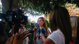 Ангелкова безкомпромисна с екскурзоводи без лиценз