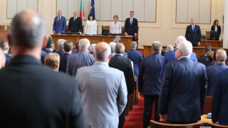 Останалите четирима депутати от ПП Атака стават независими и излизат