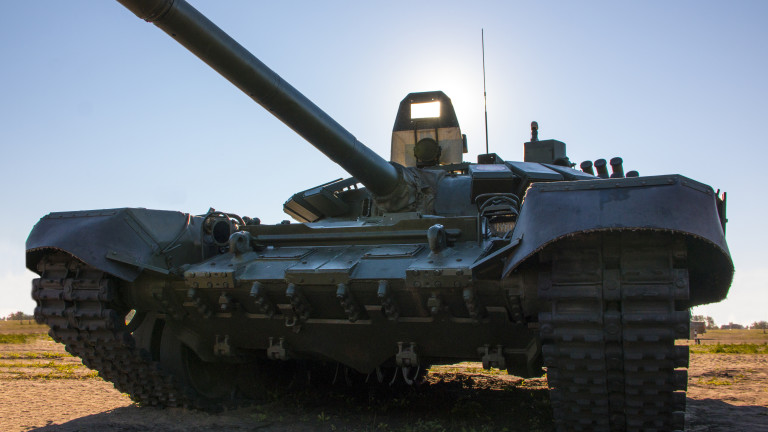 Мароко ще доставя на Украйна резервни части за танкове Т-72.