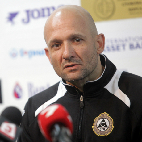 Изненада - Радуканов може да се озове в "Б" група