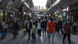 Пекин затваря част от метростанциите, за да спре разпространението на COVID-19