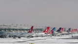 Стотици отменени полети в Истанбул заради снега 