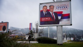 Република Сръбска в Босна избира президент след предсрочното отстраняване на Додик от поста