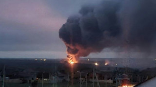 Десет военнослужещи са ранени при детонация на боеприпаси и пожар в