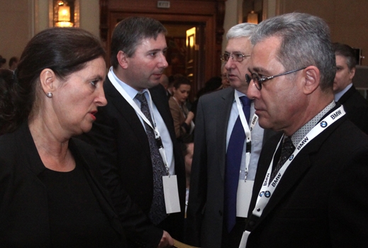 Най-важното е да се стабилизира енергетиката, заяви вицепремиерът Бобева