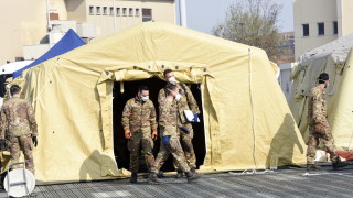 Италианската армия се подготвя да помогне за налагането на блокада