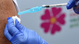 Европейската агенция по лекарствата препоръча ЕС да започне да прилага ваксината на Moderna