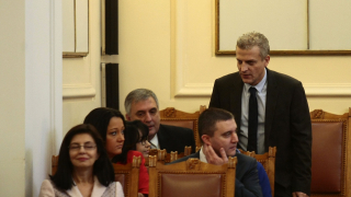 Финансист номер 1 Горанов не мисли за оставка 