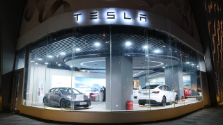 Акциите на Tesla стартираха ужасно новата година Откриването на това