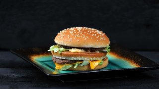 Влиянието на мощната хранителна индустрия трябва да бъде ограничено по света