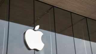 След десетилетия като една от най добре представящите се акции Apple