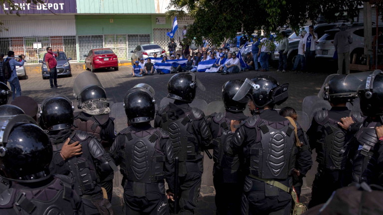 Четиридесет политически опоненти на президента на Никарагуа Даниел Ортега бяха