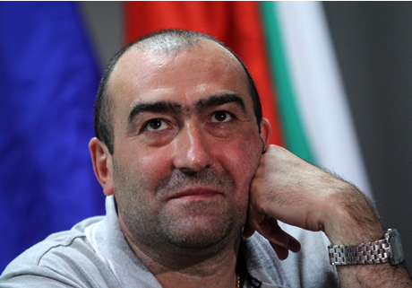 Найденов проплака за смяната му с Плачи